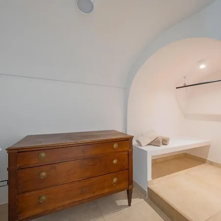 Pati Design - With Private Patio Or Terrace And Swimming Pool Apartment