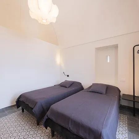 Pati Design - With Private Patio Or Terrace And Swimming Pool Apartment