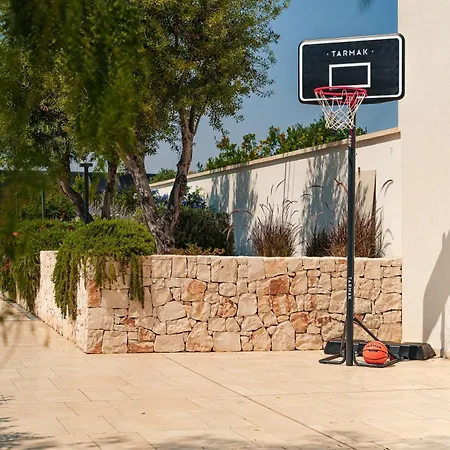 Pati Design - With Private Patio Or Terrace And Swimming Pool Monopoli
