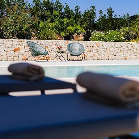 Pati Design - With Private Patio Or Terrace And Swimming Pool