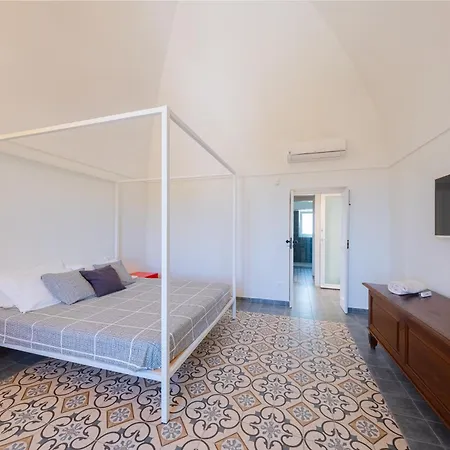 Pati Design - With Private Patio Or Terrace And Swimming Pool *