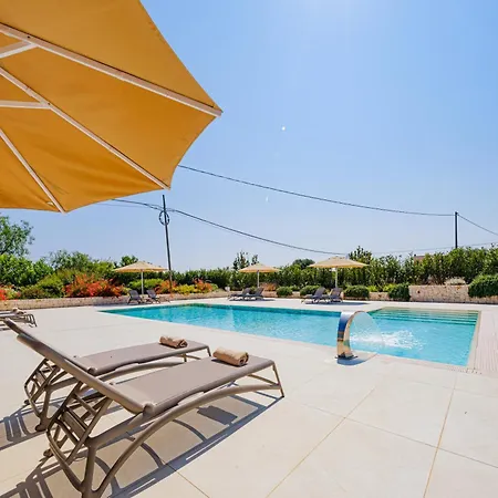 Pati Design - With Private Patio Or Terrace And Swimming Pool *